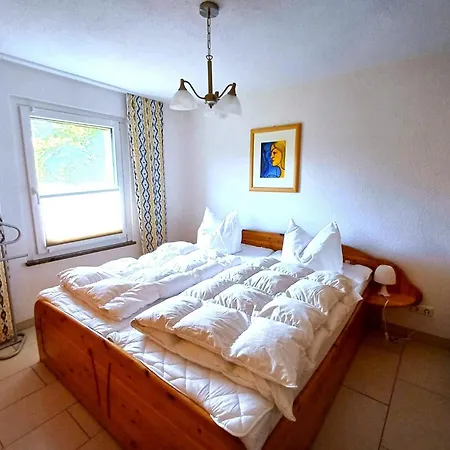 Cozy Coastal In Poel *